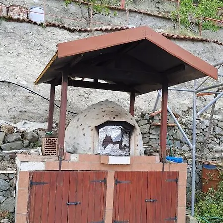 Tatil Evi Mountain View 2br House With Garden & Free Parking Ioannis Ylation Saranti Lefkoşa