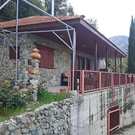 Mountain View 2br House With Garden & Free Parking Ioannis Ylation Saranti Tatil Evi