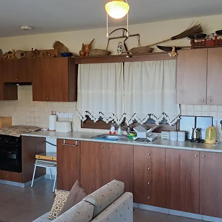 Mountain View 2br House With Garden & Free Parking Ioannis Ylation Saranti Tatil Evi *