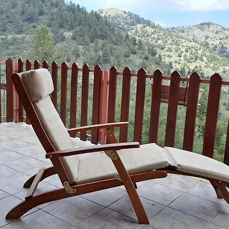 Mountain View 2br House With Garden & Free Parking Ioannis Ylation Saranti نيقوسيا